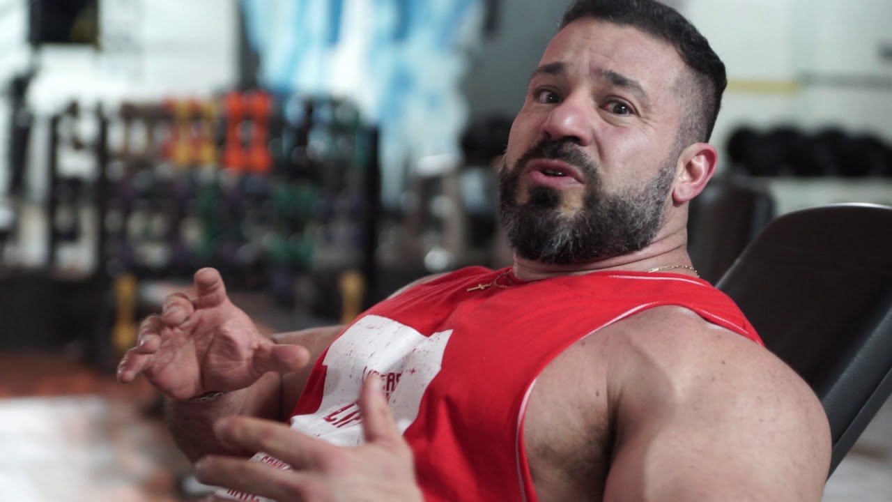 TREINO DE BRAÇO COM O ATLETA THIAGO SANTISTEBAN