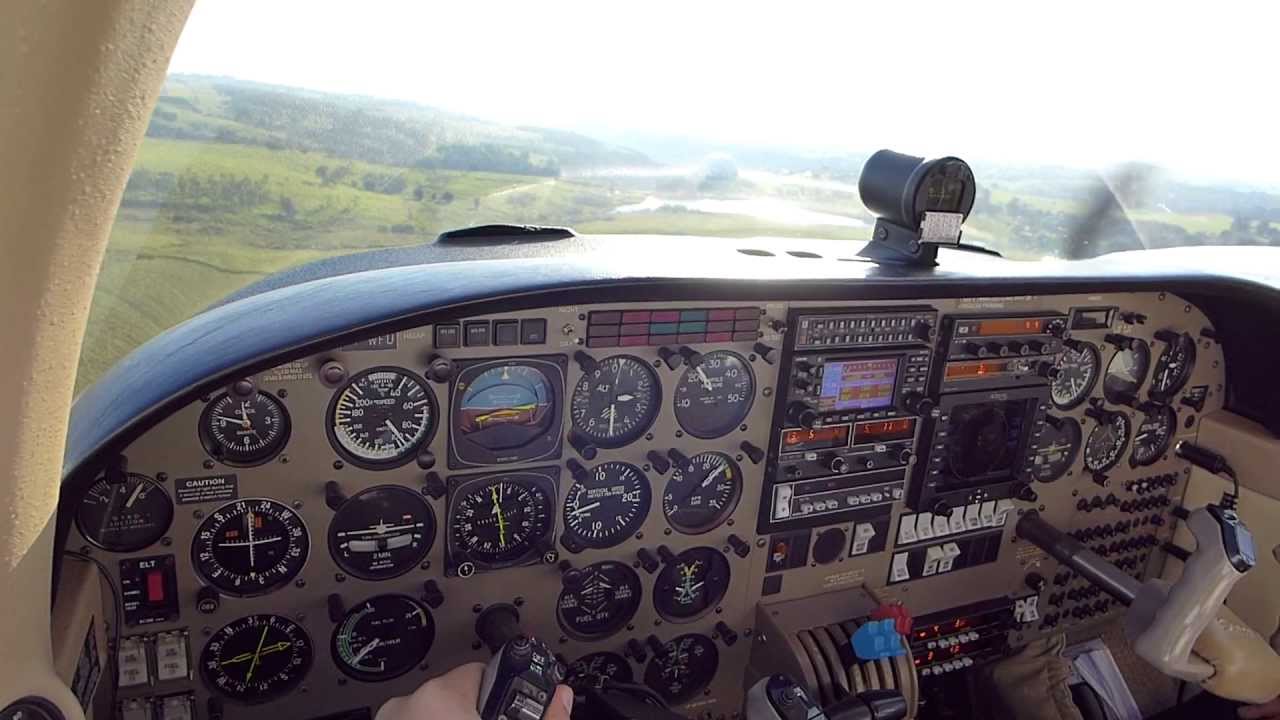 Pouso PA-34 220T Seneca IV PT-WFU em Marília - SP - SBML