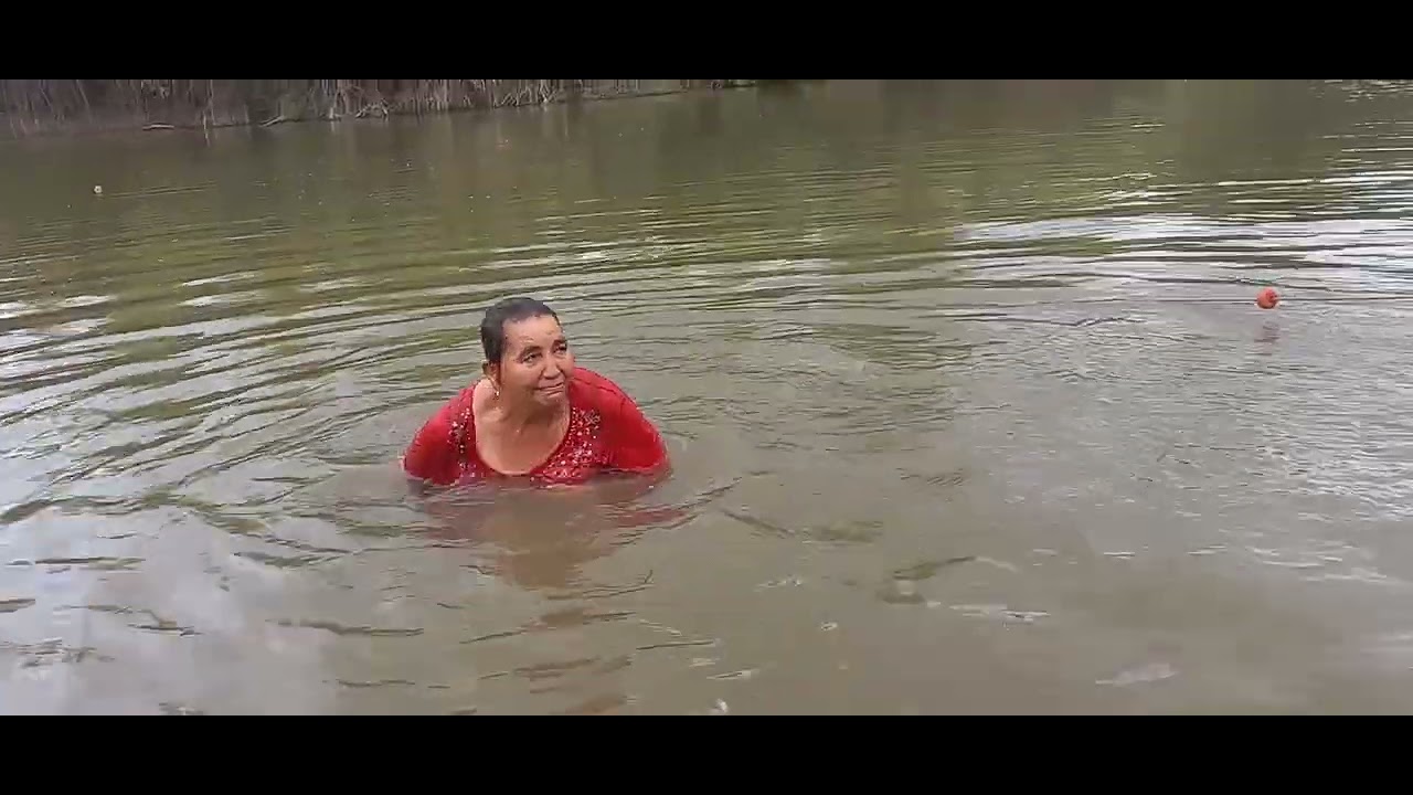 Miren El Primer Tarrayaso De Doña Ramona 🐟Pescando🐟 En El Río |@DonRosarioyRamonaOficial✅🇲🇽💯