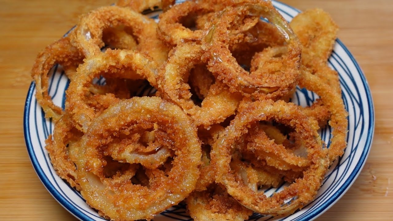 自制炸洋葱圈😋香甜酥脆，超级好吃，一口一个停不下来，做法简单很轻松就能完成💯Homemade fried onion rings😋Sweet and crispy, super delicious