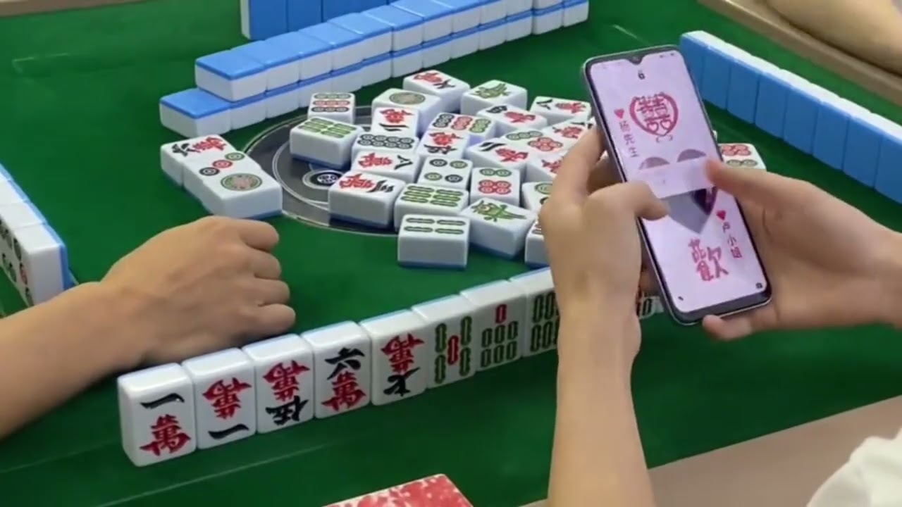 红中麻将，小小年纪不愧啦赌神#高手过招一个比一个厉害 #看谁最厉害