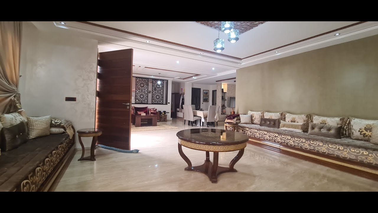 فيلا🏠فخمة للبيع🏢 بالأثات 3🕹واجهات قرب الجامعة بمواصفات💯عالمية📱0642213034