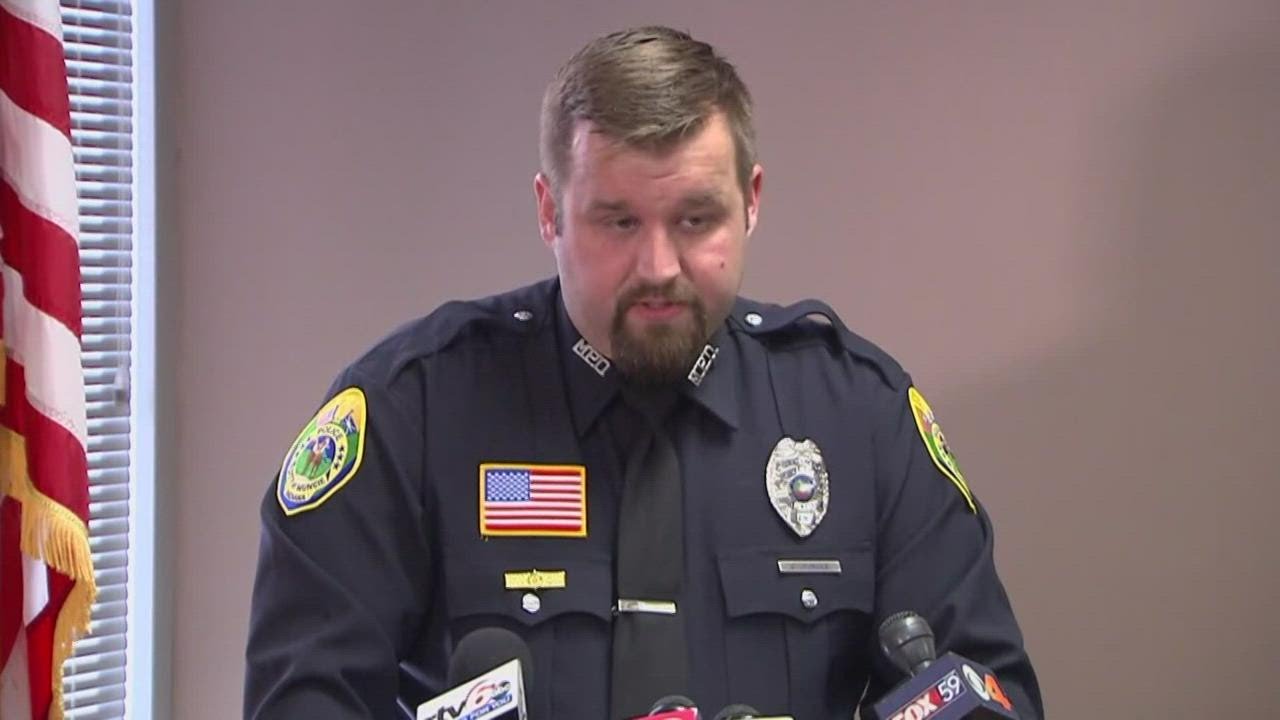 Former police officer takes plea deal in excessive force case