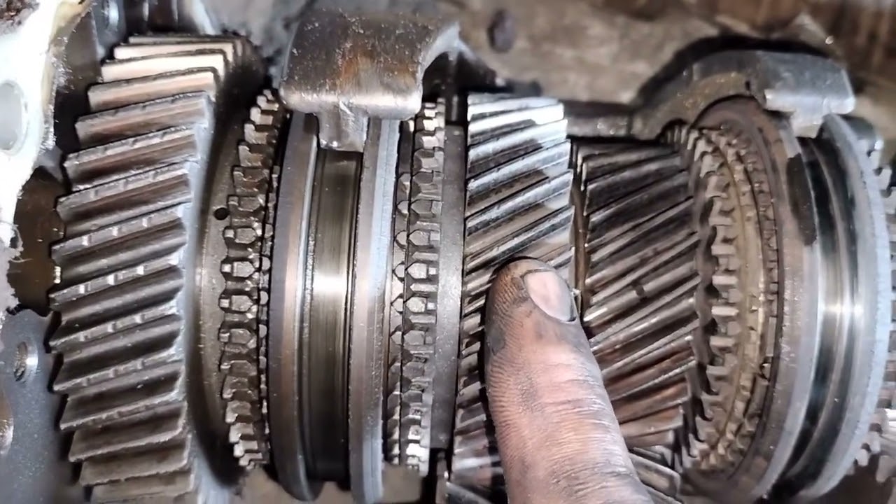 Xe kia lại ₫ể hết nhớt hộp số/garage nhựt tv