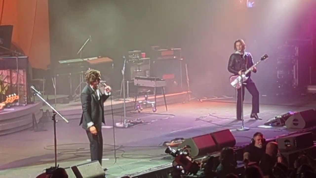 you look good on the dance floor - Arctic Monkeys @ the armory 8.26.23
