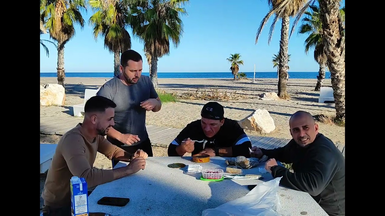 Probando el SURSTRÖMMING (arenque fermentado) una 