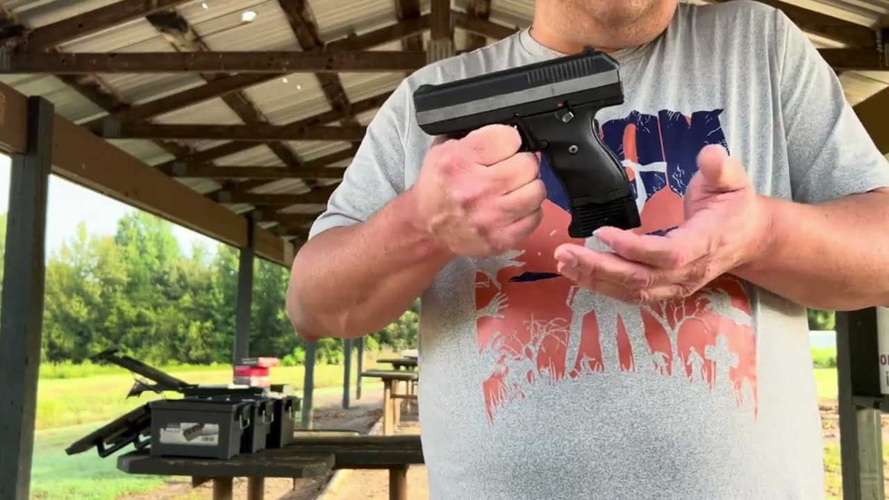Зачем вообще существует этот пистолет?! Hi-Point CF380. Он работает, но в основном бесполезен.
