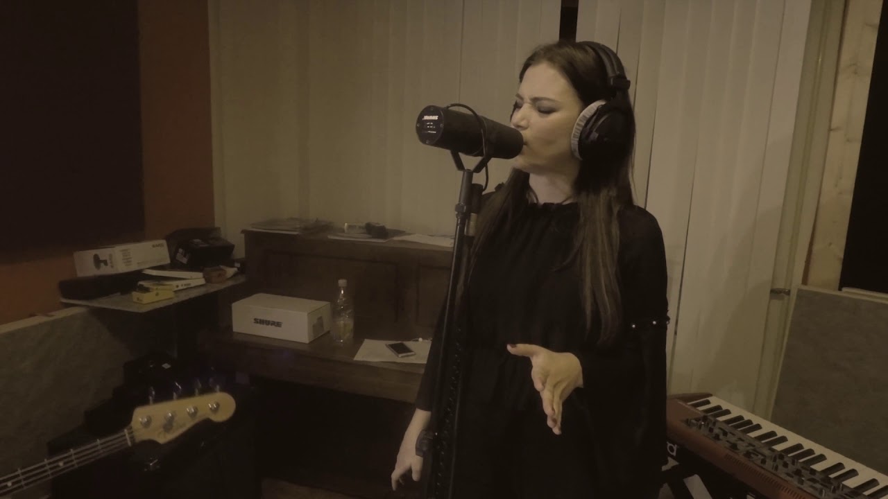 Art Music Session /// Danijela Burjan - Ain't no sunshine