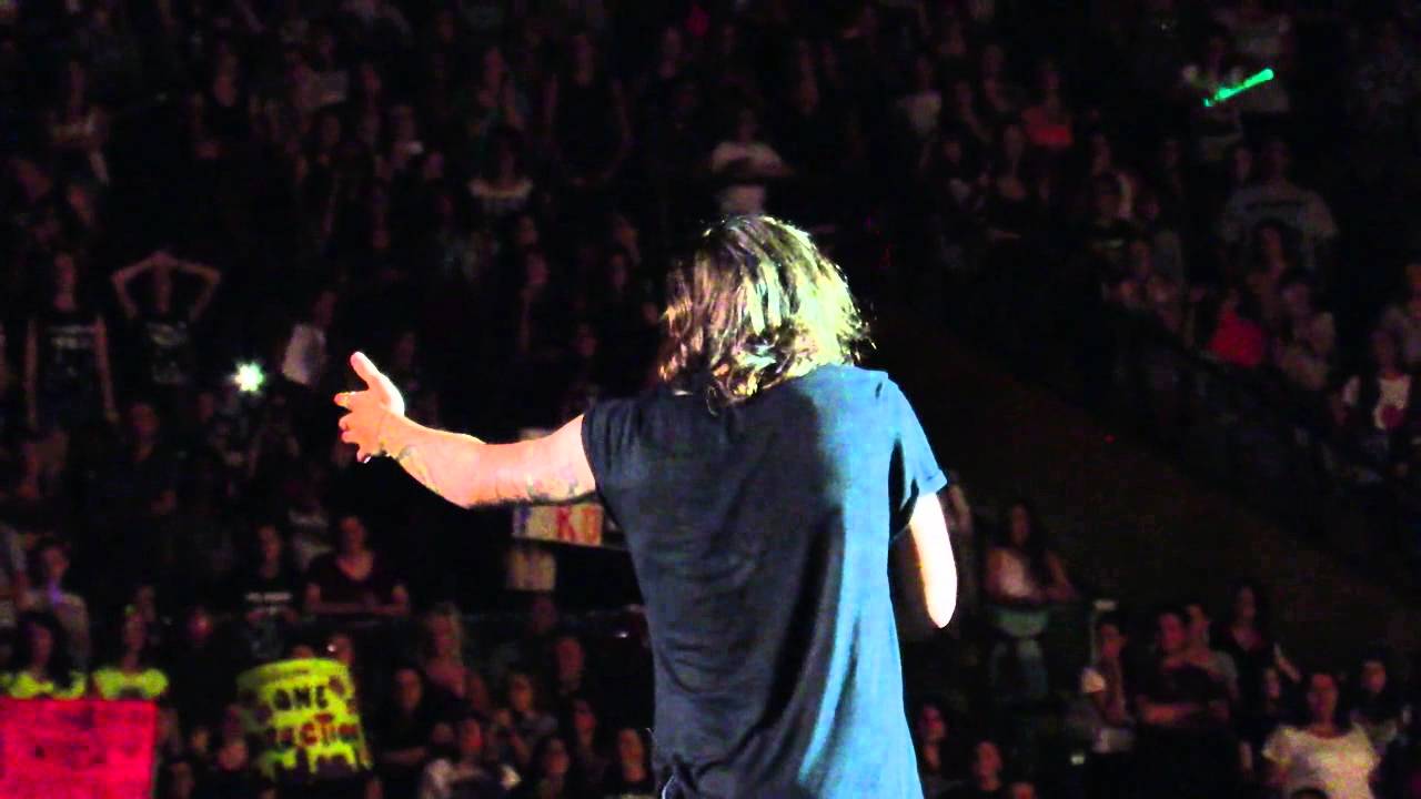 Harry Styles is Terrible With Names - Montreal - 9/5/15