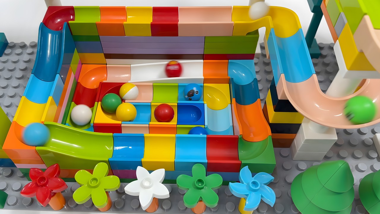 This Tiny LEGO DUPLO Track Somehow Became My Craziest Marble Run Yet