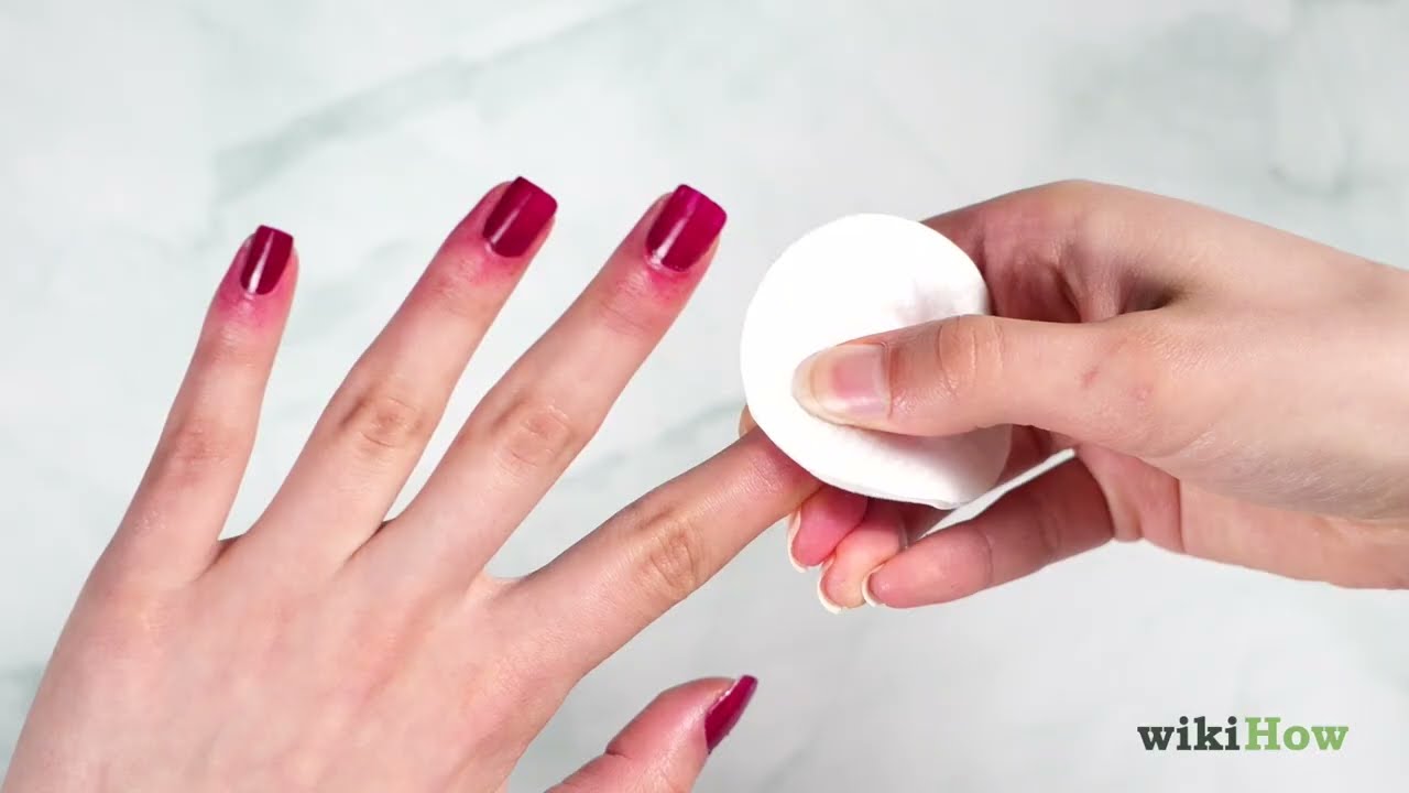 How to Treat an Allergic Reaction to Gel Nail Polish
