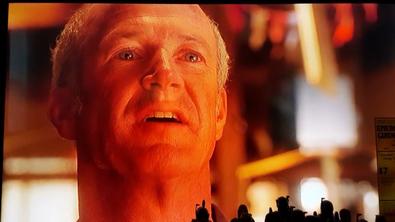 Clark meets Kryptonian scientist Dax-Ur. From Smallville Persona.