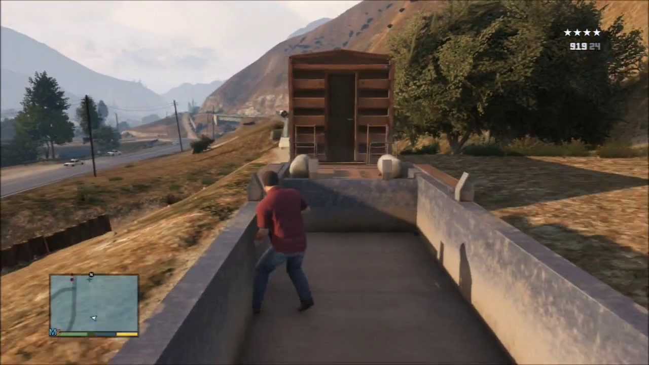 GTA 5: 5 stars Police chase on a Train!
