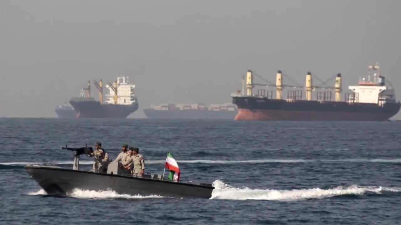 Иран начинает формализовывать свой контроль над Ормузским проливом, вводя систему &laquo;платных пунктов&raquo;.