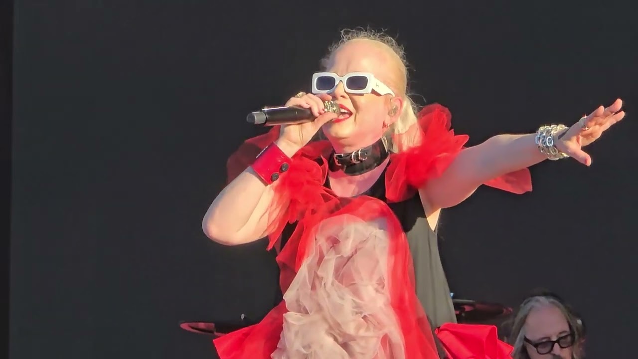 Garbage - Cherry Lips (Go Baby Go!) [Live @ Mad Cool Festival 2024]