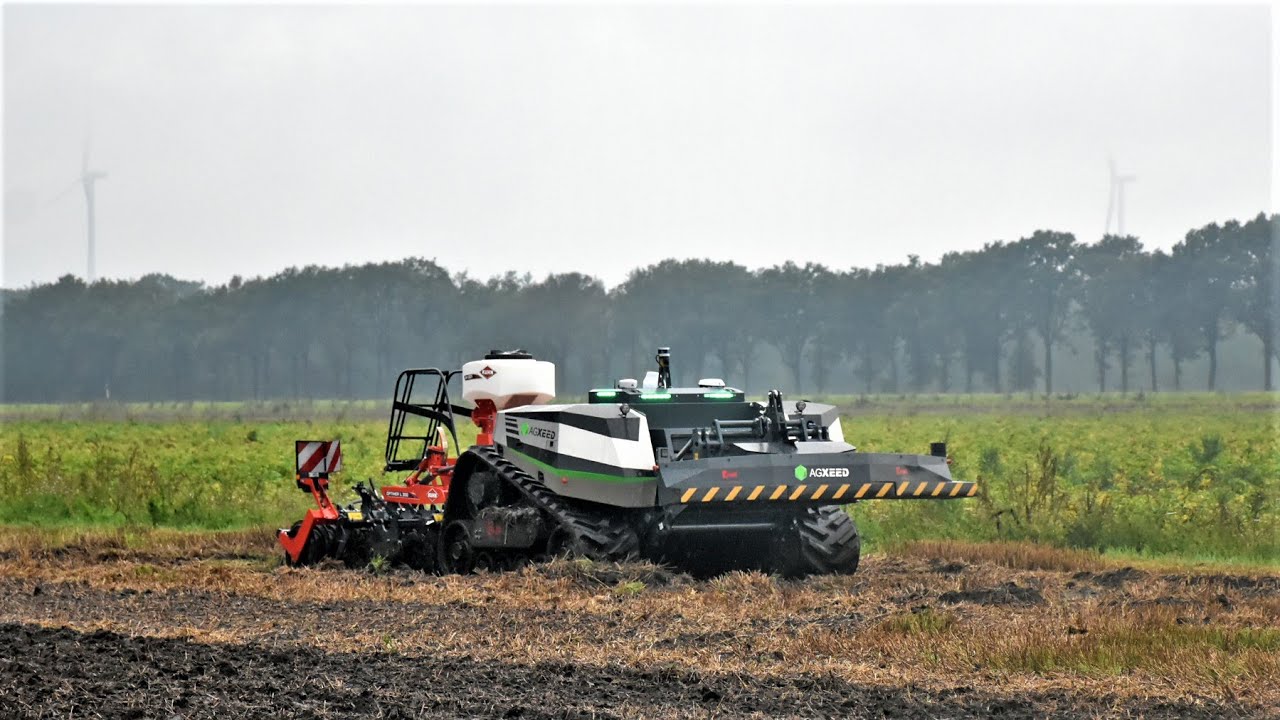AgXeed Agbot 5.115T2 aan het werk