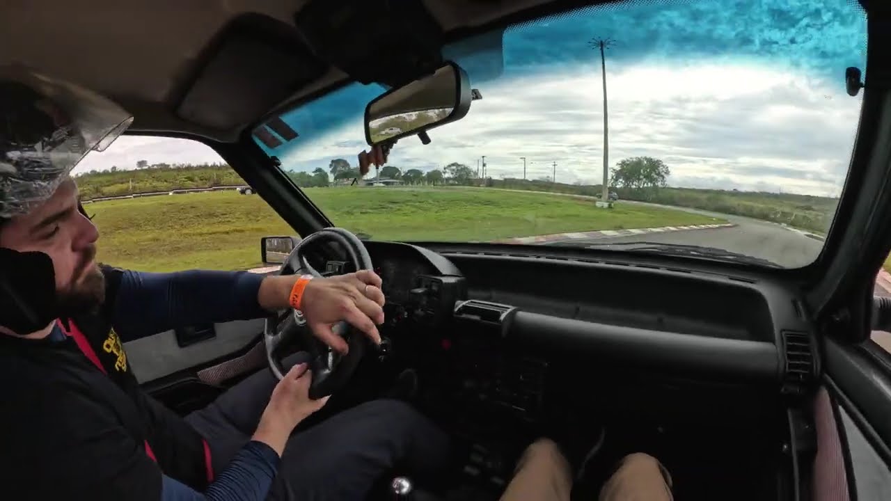 Old-School Track Fun! Fiat Uno R Flat Out! 🚗💨