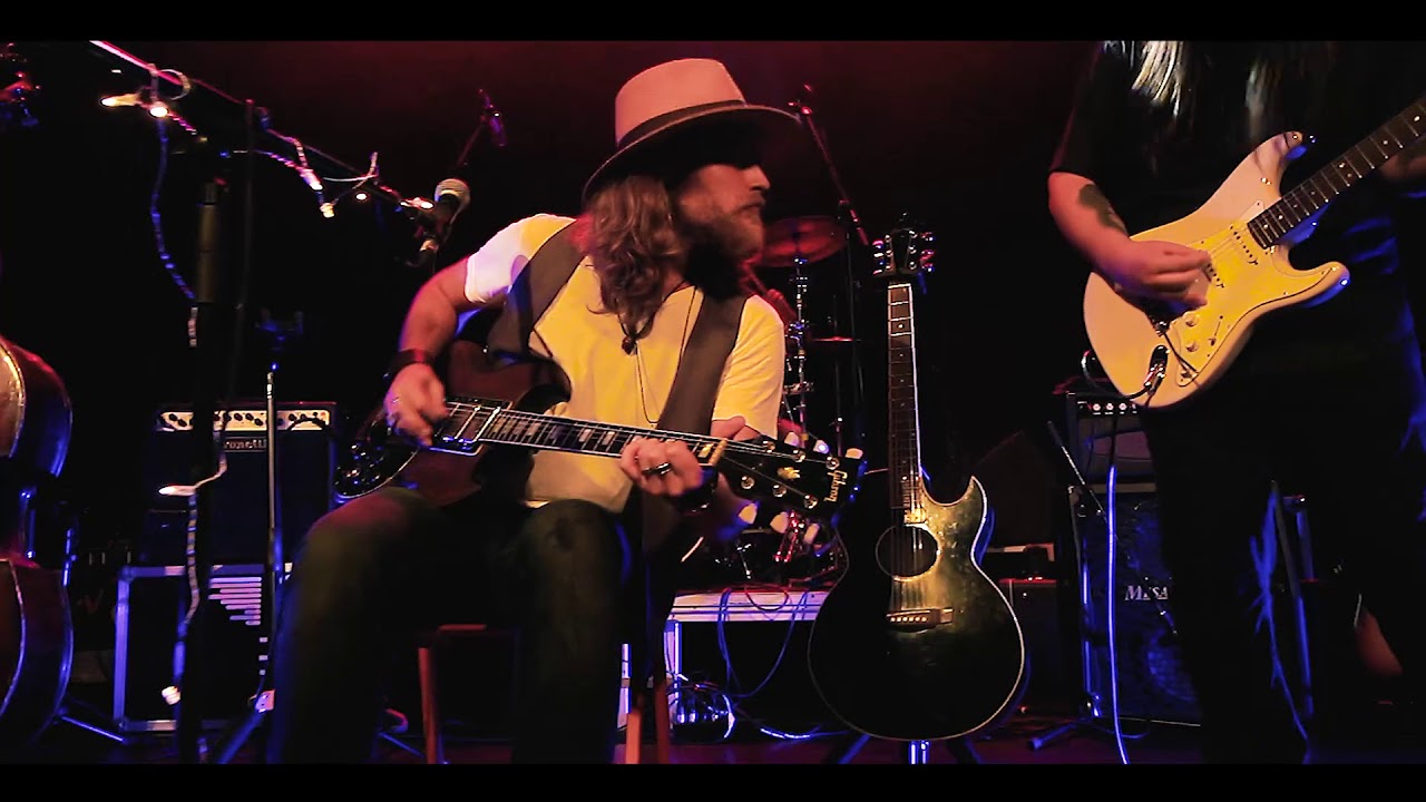 JAILED LION - James Room & Weird Antiqua (live @ Bilborock)