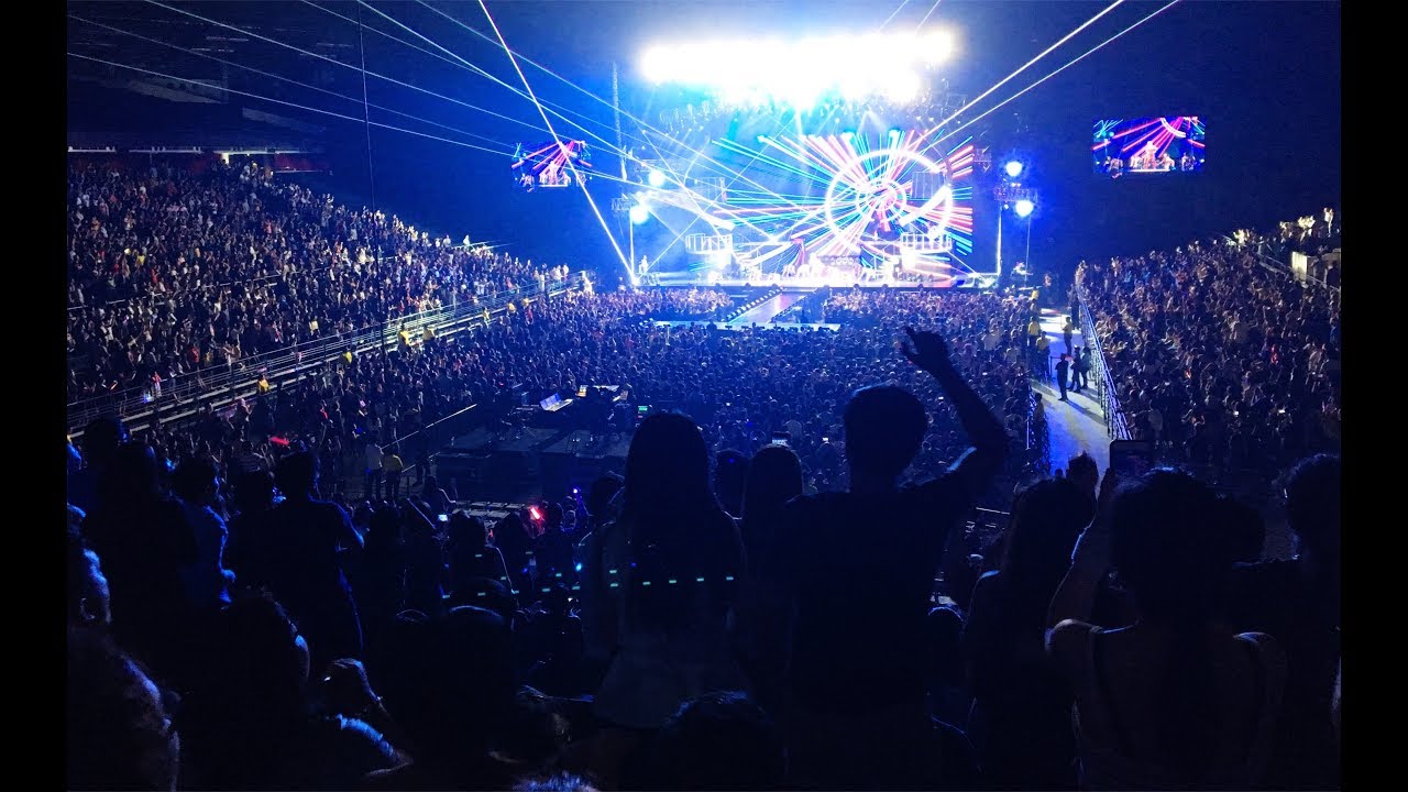 Till the World Ends - Britney: Live in Singapore [30/06/2017]
