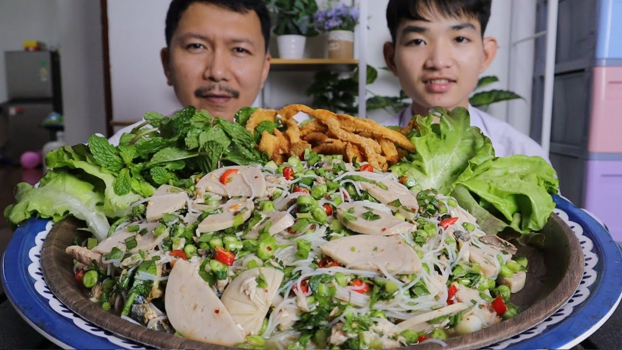 ยำขนมจีนใส่ปลาทูหมูยอแซ่บๆ แกล้มหมูกระจกกรอบๆ 4 กุมภาพันธ์ พ.ศ.2569