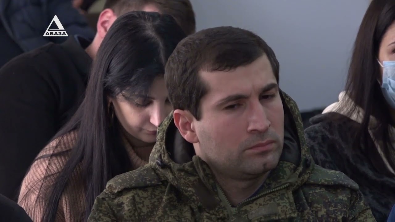 В суд явились пять свидетелей, шестеро прийти не смогли.