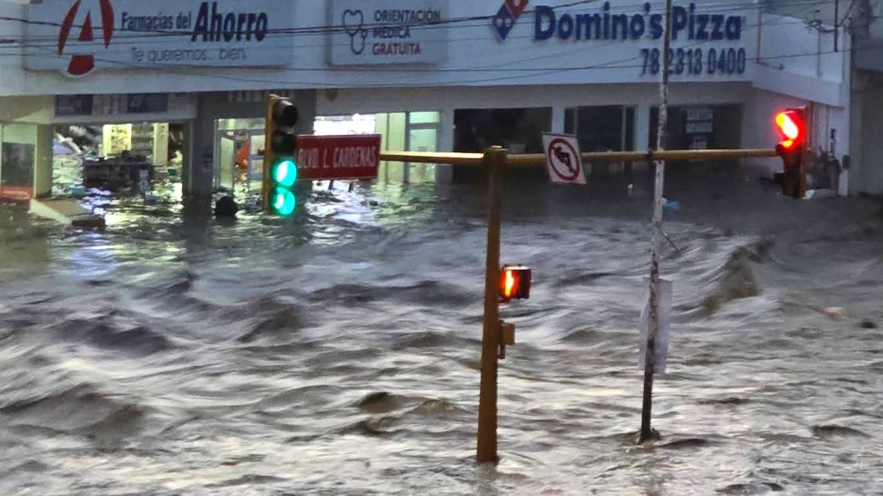 Ужасная катастрофа! Город под водой! Сильное наводнение в Веракрусе, Мексика..