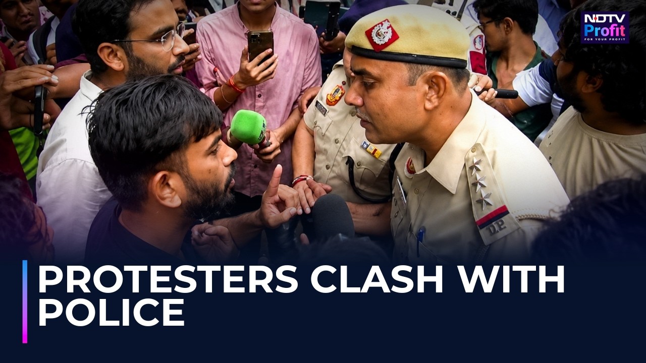 Watch: CJP Leaders, Protesters Clash With Police During Massive Delhi Protest