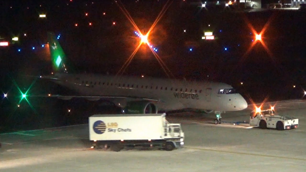 Wider&oslash;e Embraer 190-E2 | Takeoff Hamburg Airport | LN-WEB