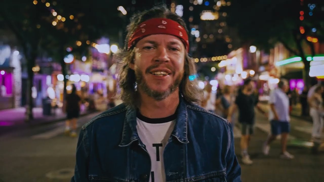 WILLIAM DOUGLAS - YOGI ON THE RUN (OFFICIAL MUSIC VIDEO)