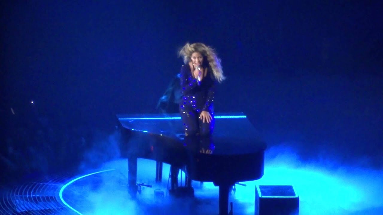 1+1 (Live) | Beyoncé | October 23, 2013