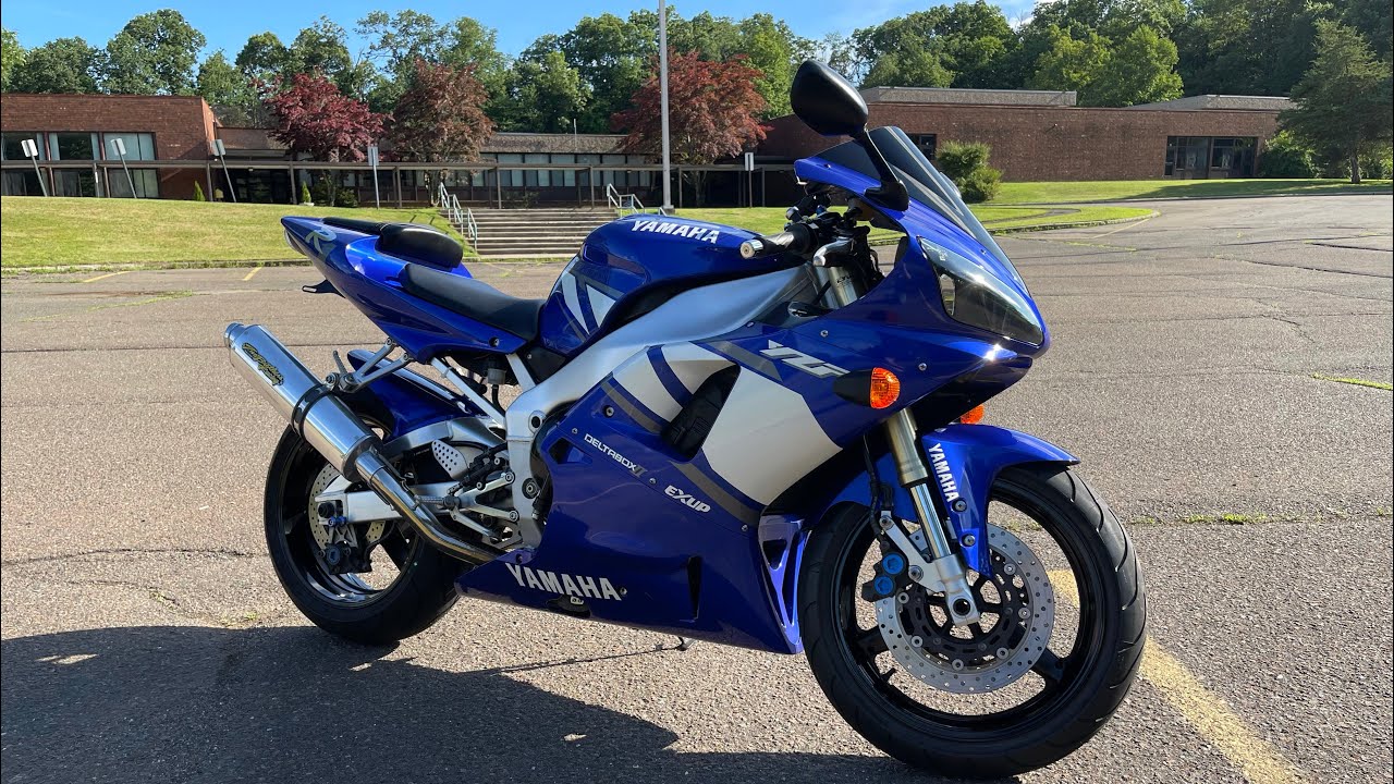 Yamaha R1 2001 года: осмотр и осмотр состояния в выставочном зале