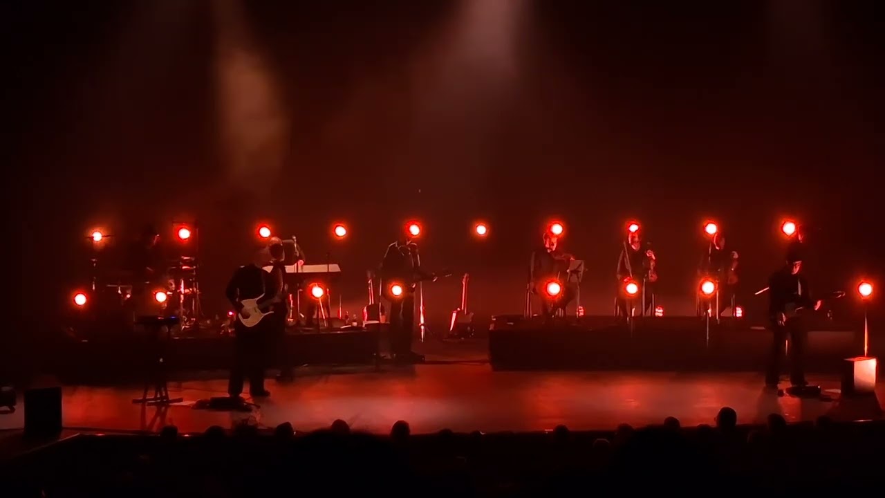 Hooverphonic - Stranger (live @ La Louvière)