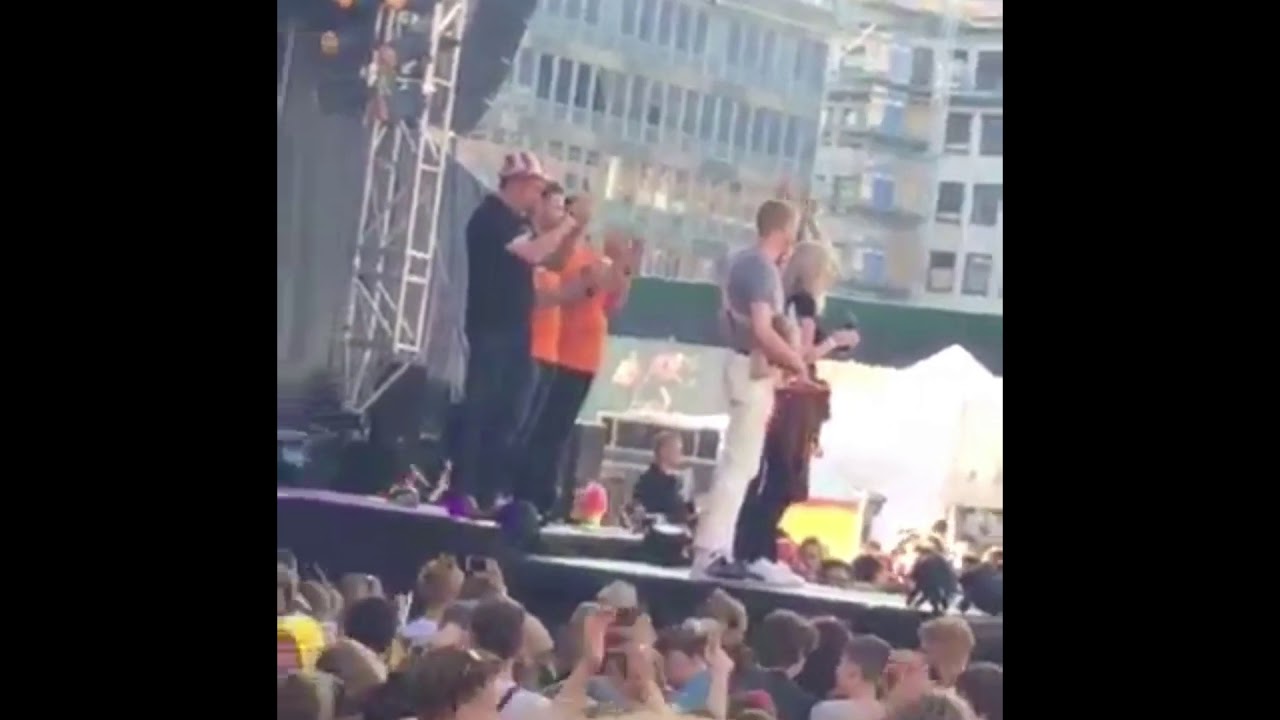 Skam family Julie,carl ,Henrik & Tarjei