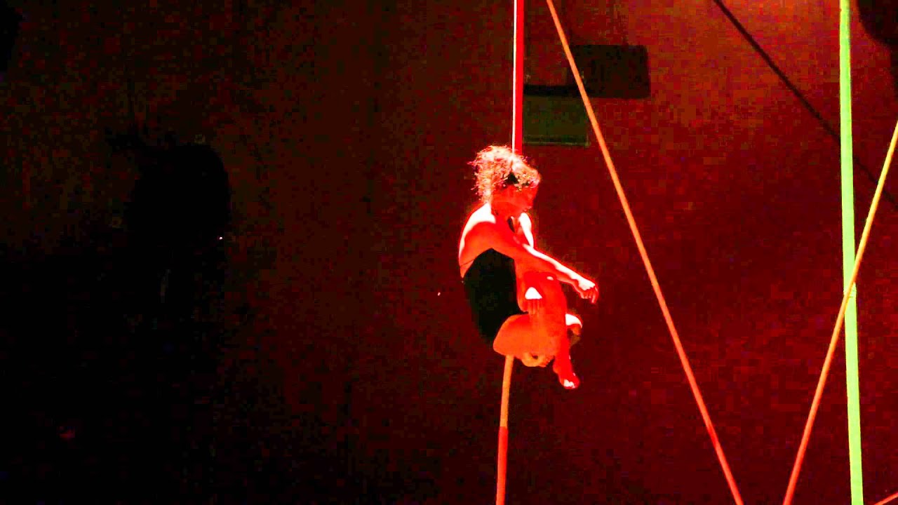 Les Colporteurs - Le Bal Des Intouchables [Natalie Oleinik]