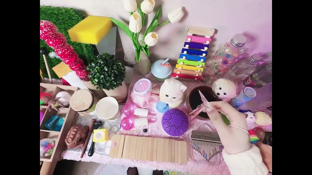 Relaxing ASMR Experience: Whispered Talk, Soft Scratching, Tapping, Crinkle, Rustle, PomPom Sounds