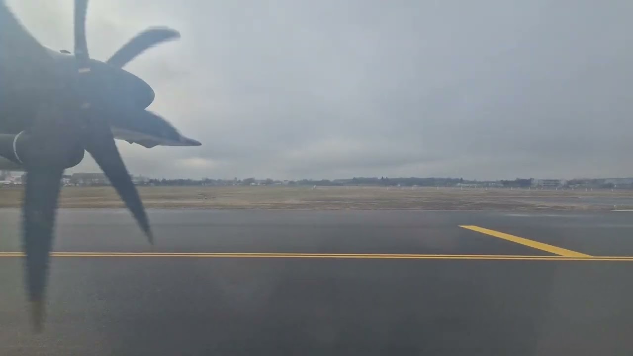 TAROM RO703 OTP-IAS YR-ATM Take-off