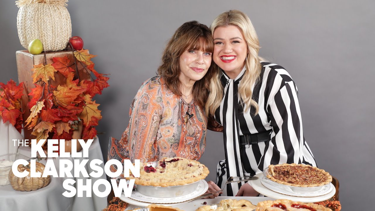 Kelly Clarkson Ranks Thanksgiving Pies | Digital Exclusive