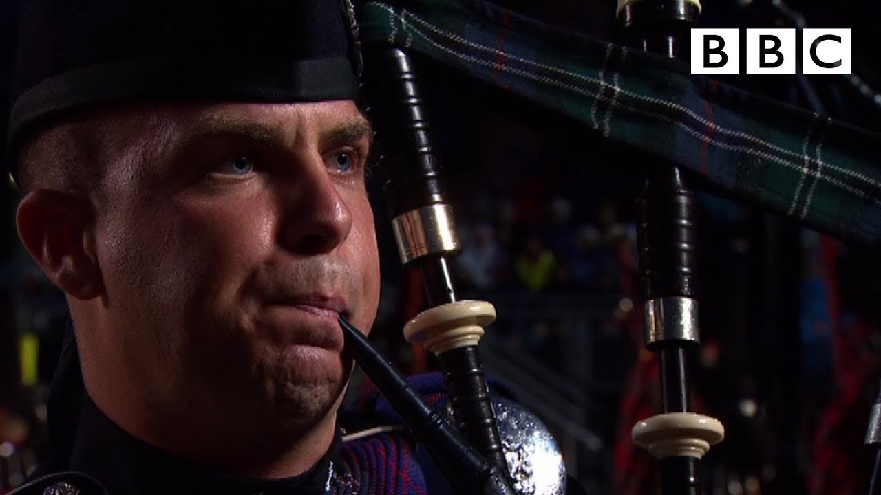 The Massed Pipes and Drums | Edinburgh Military Tattoo - BBC