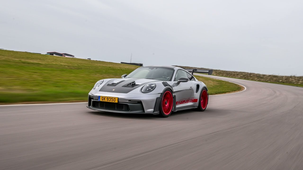 Porsche 992 GT3RS au circuit de Mirecourt