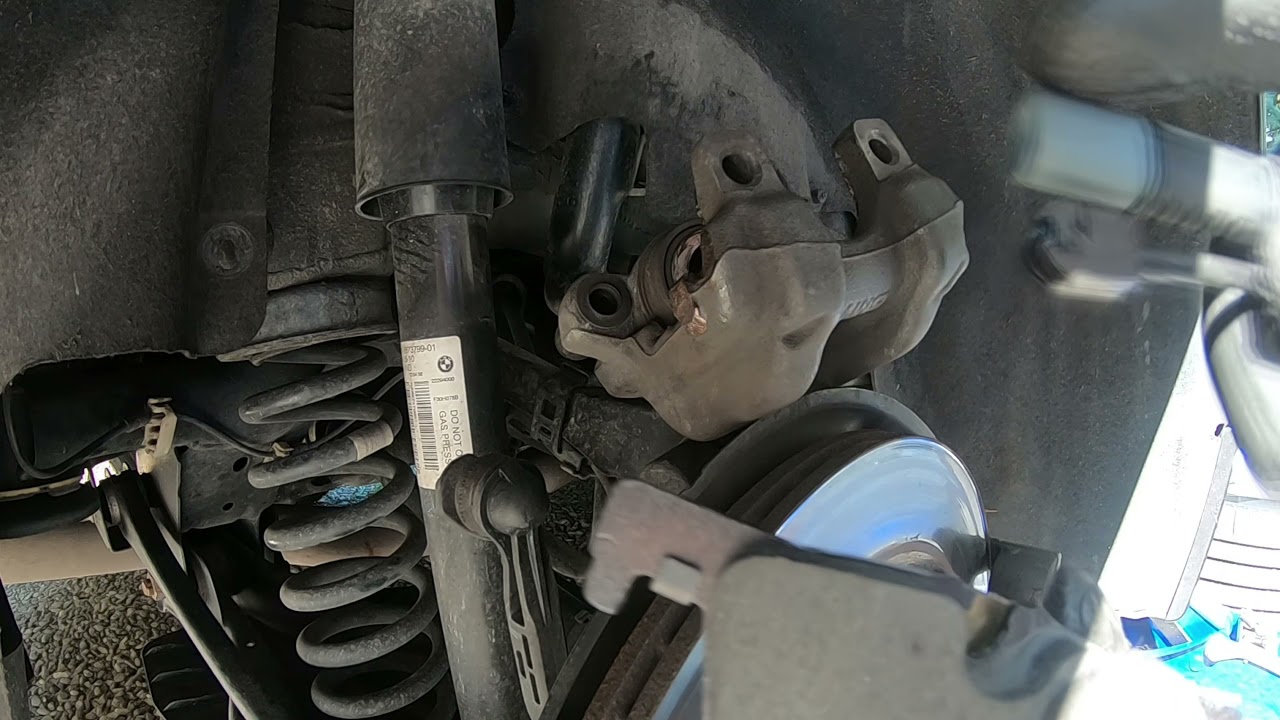 Sostituzione pastiglie freni posteriori BMW F30