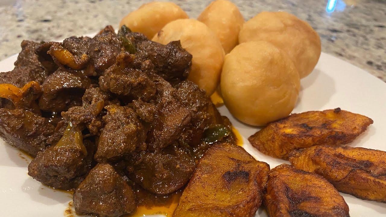 Jamaican quick breakfast recipe / chicken liver with fried dumplings and plantains