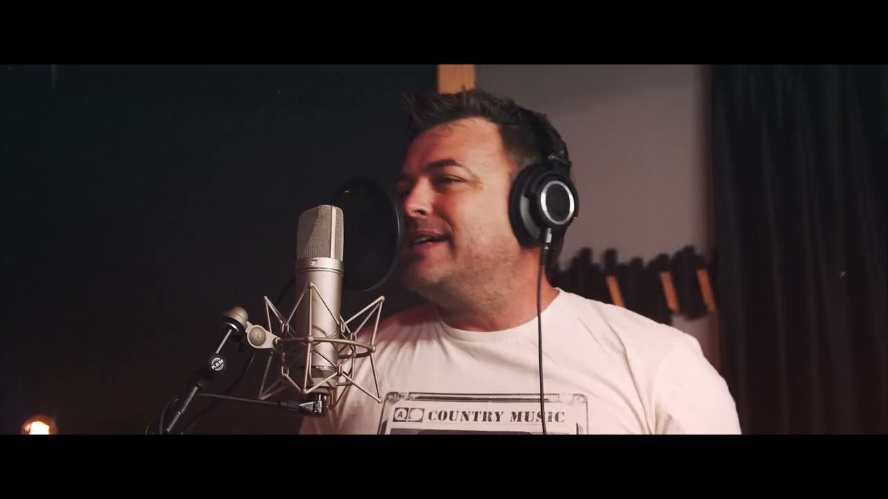 Travis Collins - Don't Get Me Started (Official Music Video)