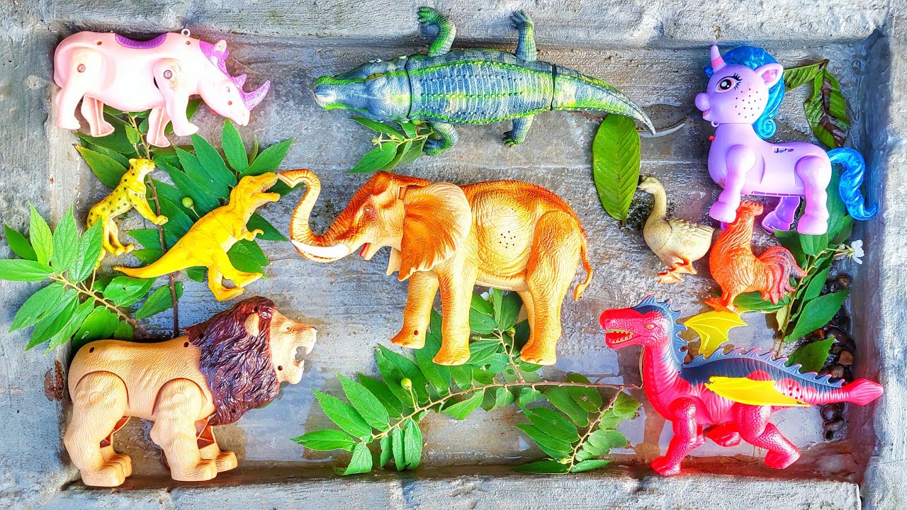 menemukan mainan hidup kuda singa gajah naga buaya kuda bebek citah ayak dinosaurus