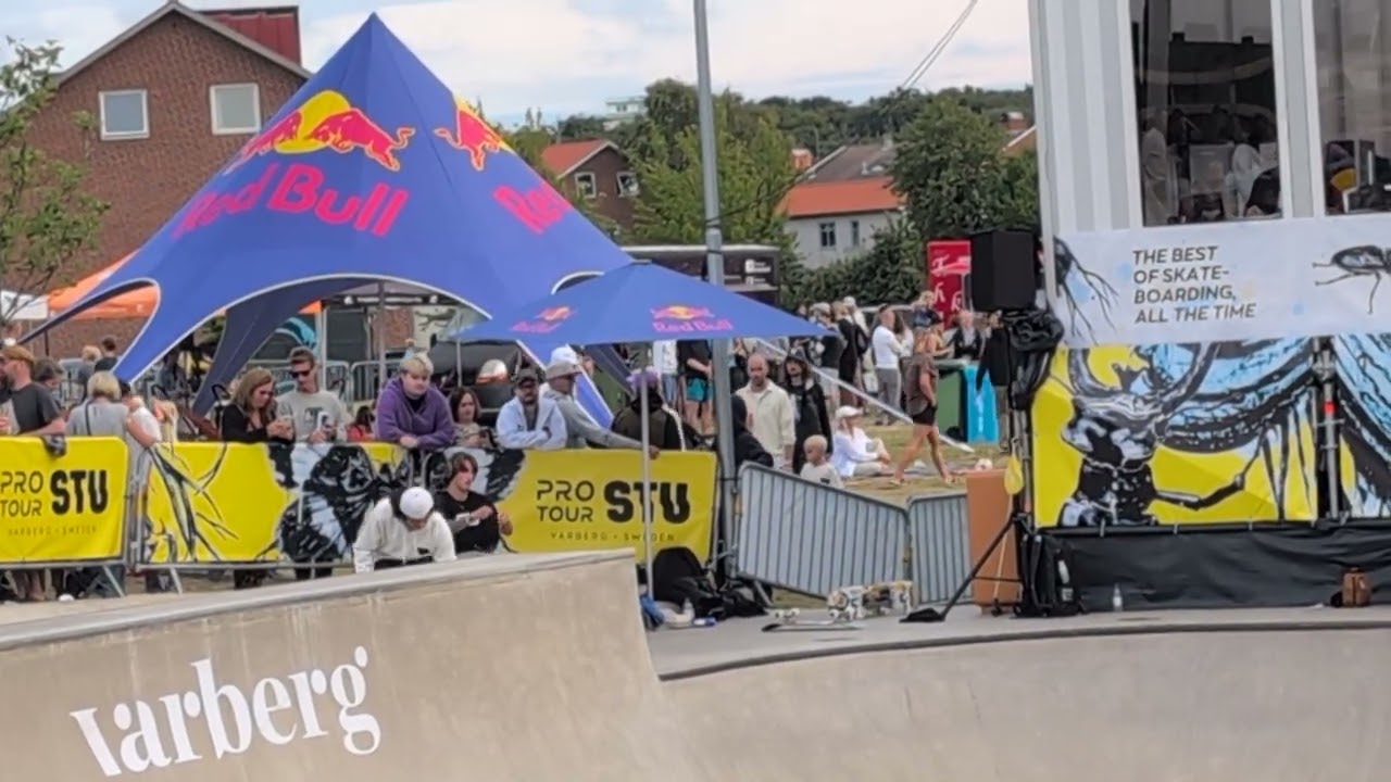 Brazilian skateboarder Augusto Akio juggling 
