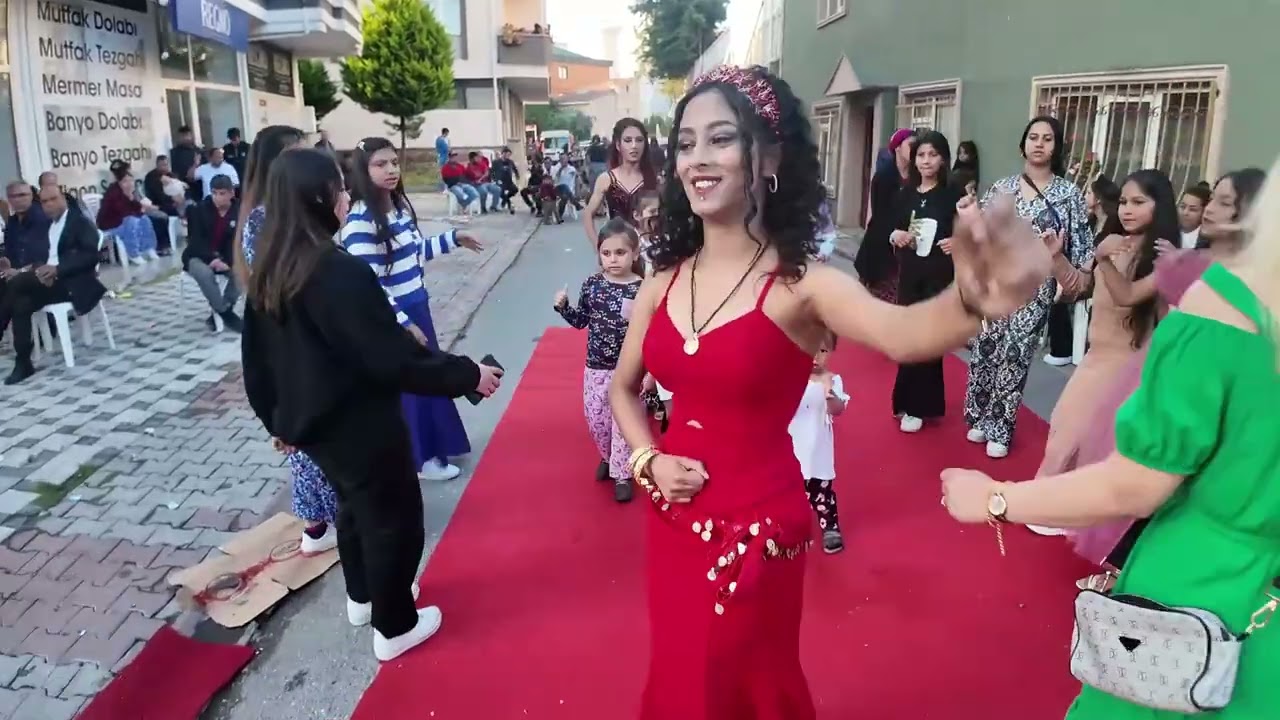 KAMERACI BERKAN 2025 ROMAN DÜĞÜNLERI GAMZE EYÜP KINA