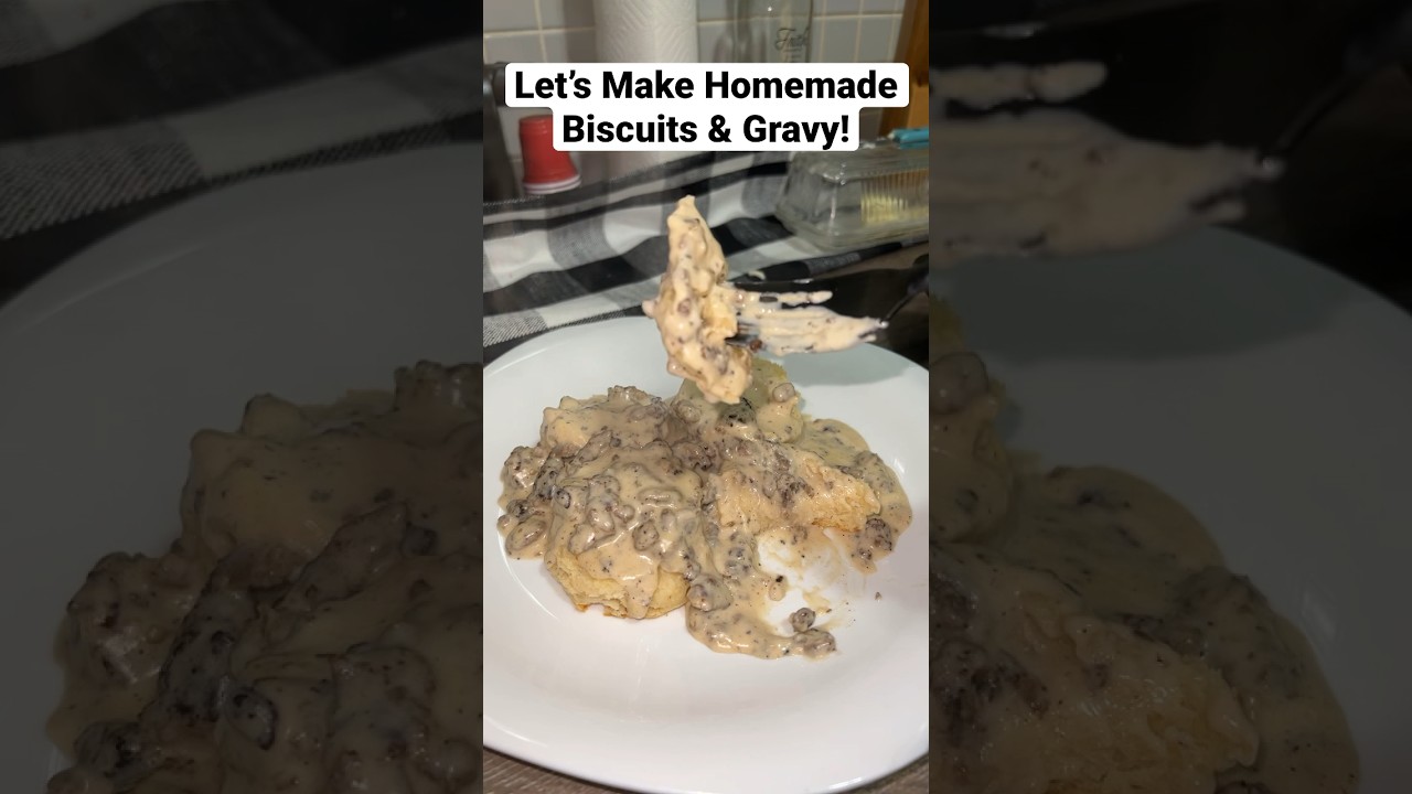 How to make THE BEST homemade biscuits & gravy #gravy #biscuitsandgravy #biscuit #breakfast #foodie