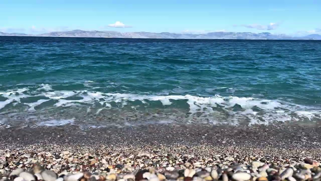 4K Peaceful Beach Waves 🌊 1 Hour Relaxing Ocean Sounds for Sleep, Study & Meditation (Ultra HD)