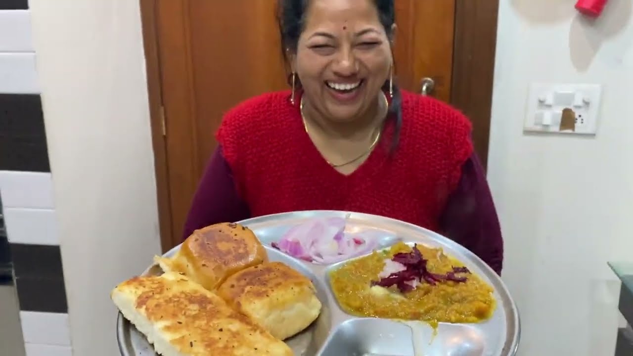 Pav Bhaji Recipe | Restaurant Style Taste at Home | Quick Method @kishorivlog-7