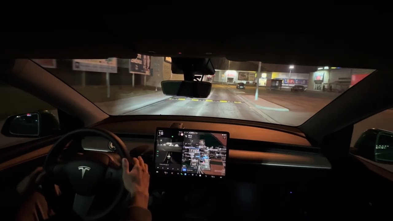 Tesla model Y 2023 FSD - night drive