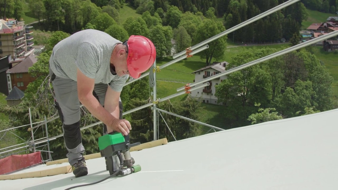 UNIDRIVE 500 from LEISTER closes the gap between manual and automatic welding